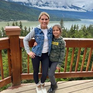 Meet your Posher, Crystal